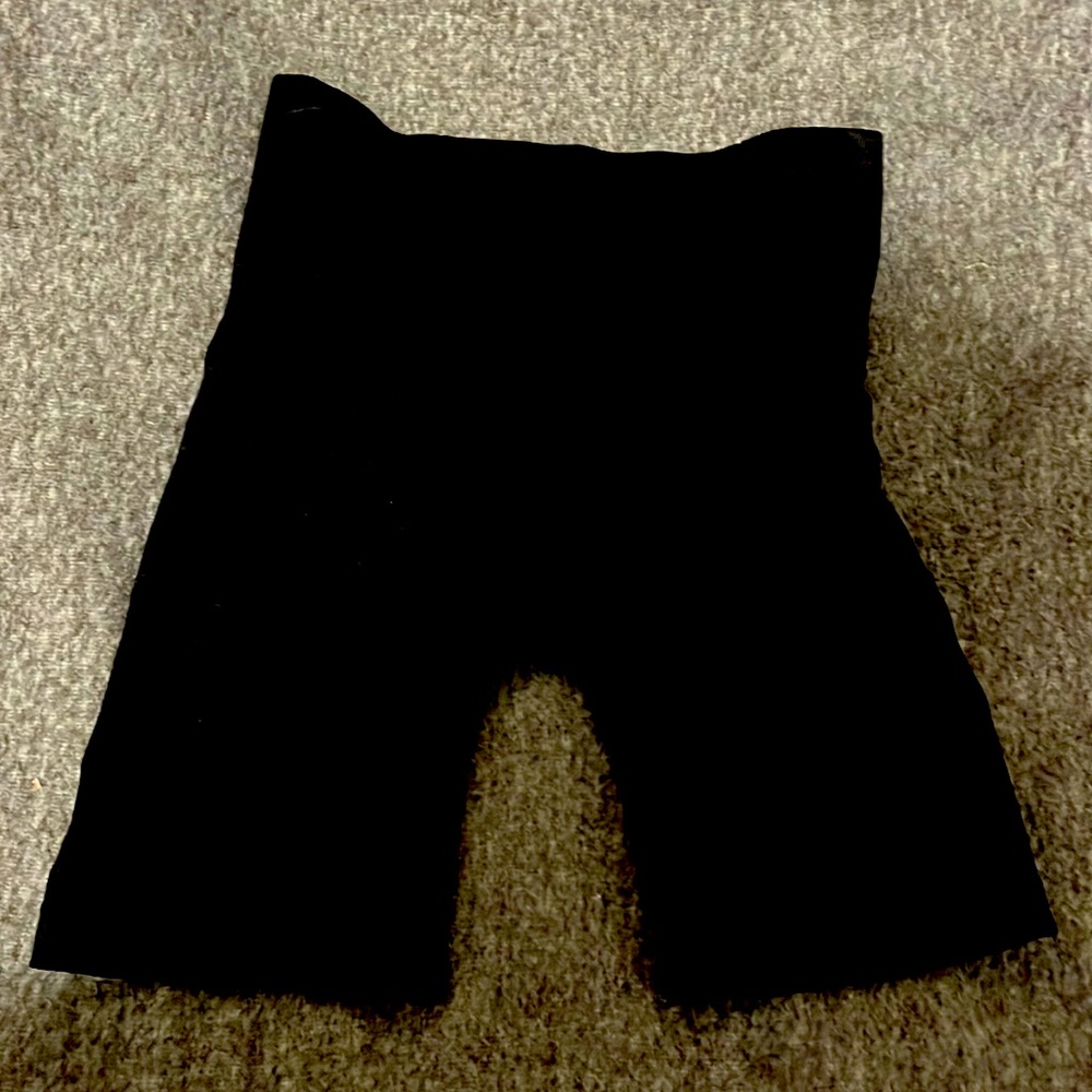 Black shapewear shorts, size S/M